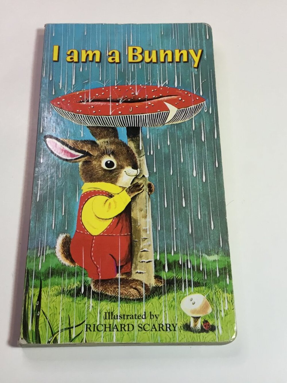 I Am a Bunny (A Golden Sturdy Book) - board book Risom, Ole|Scarry, Richard